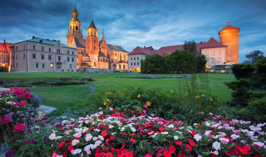 Krakow in Spring - Best Months to Visit Krakow - Krakow Wawel Castle